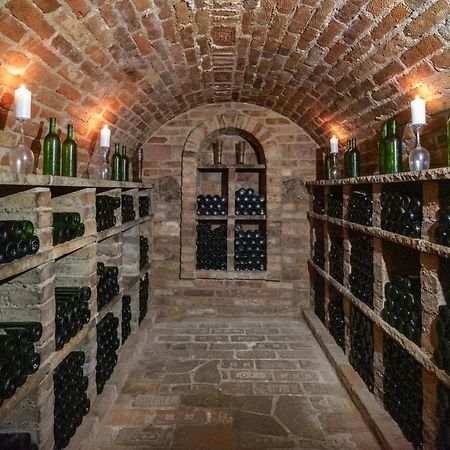 Mikulov - Inn - Hotel S Vinnym Sklepem Venuse Ngoại thất bức ảnh