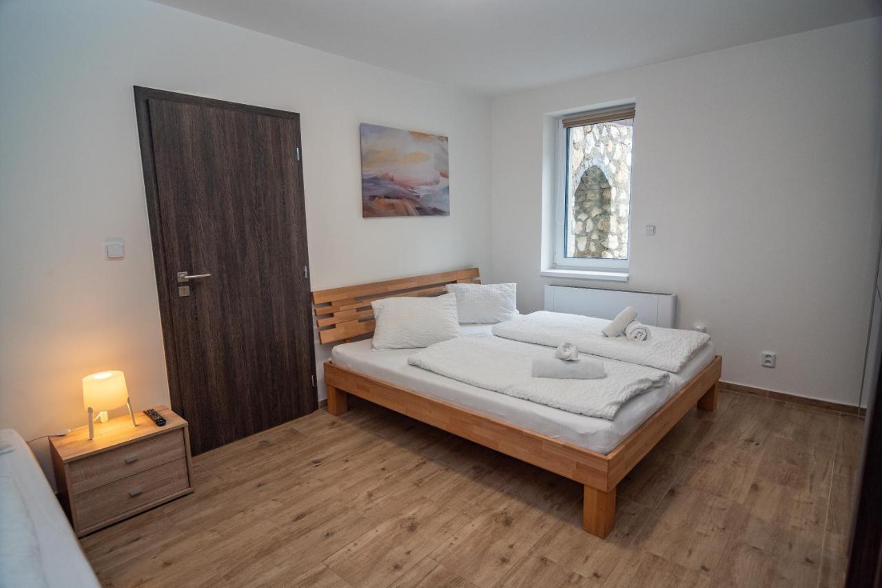 Mikulov - Inn - Hotel S Vinnym Sklepem Venuse Ngoại thất bức ảnh