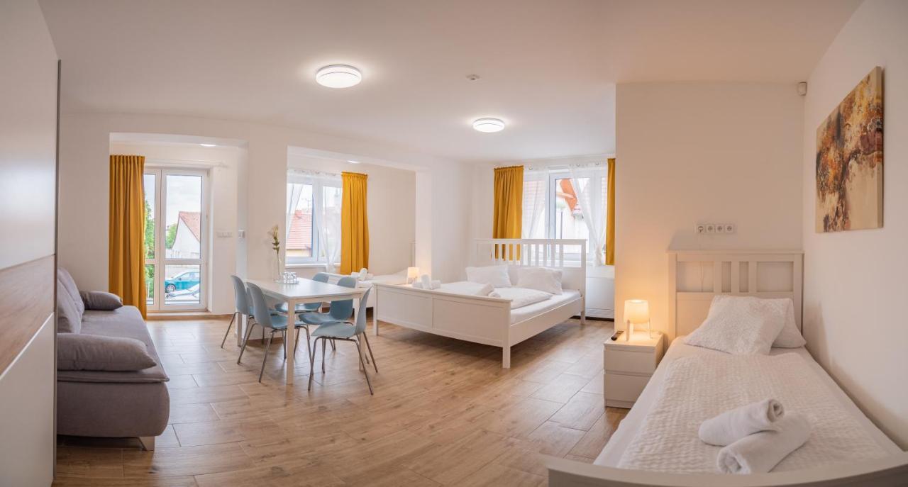 Mikulov - Inn - Hotel S Vinnym Sklepem Venuse Ngoại thất bức ảnh