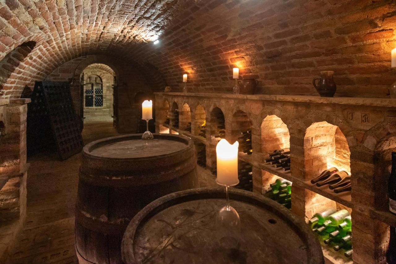 Mikulov - Inn - Hotel S Vinnym Sklepem Venuse Ngoại thất bức ảnh